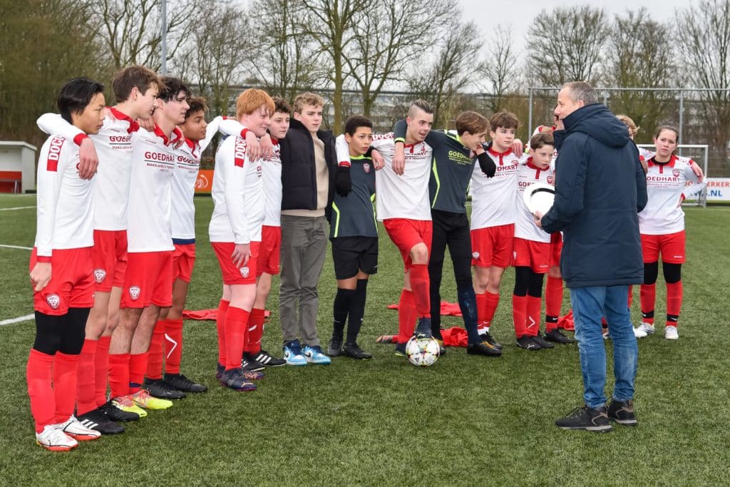 JO15-2 kampioen2e klasse 2022 - 2023