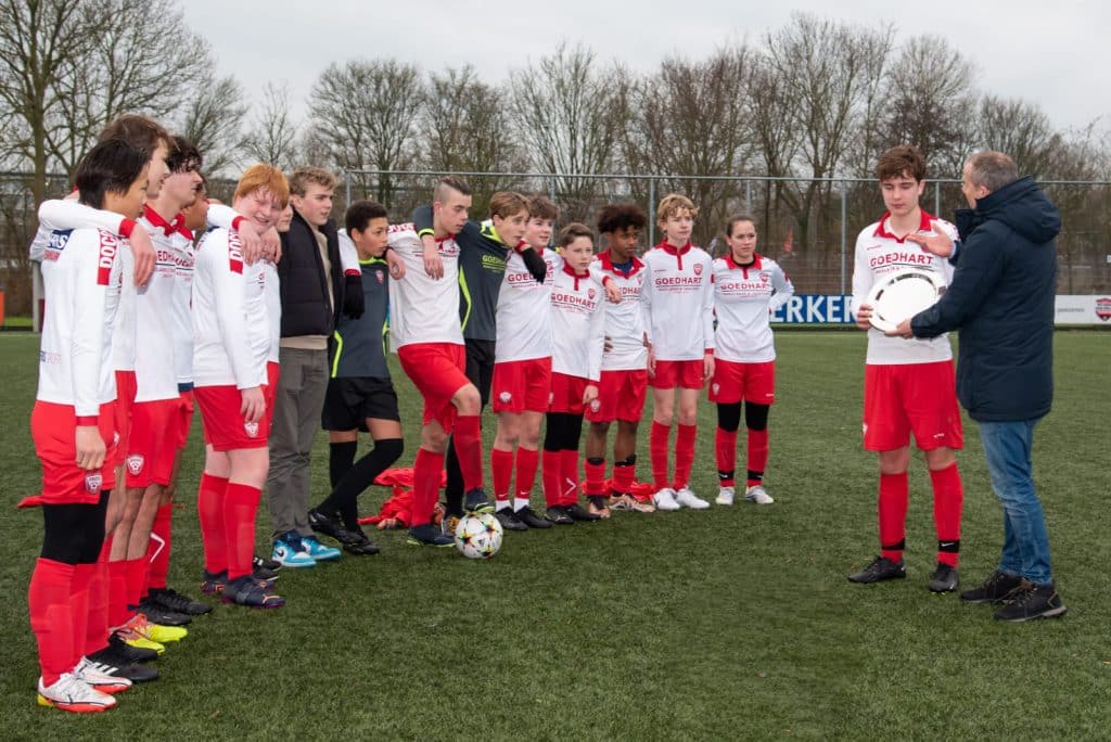 JO15-2 kampioen2e klasse 2022 - 2023